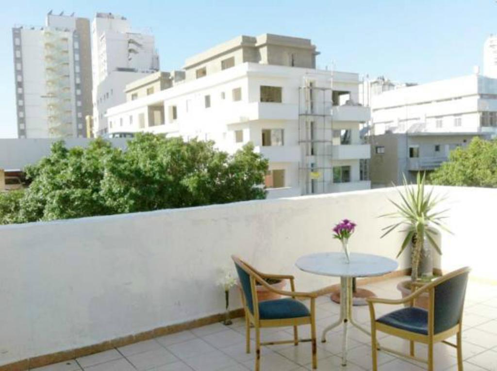 Sky Hostel Tel Aviv Exteriör bild